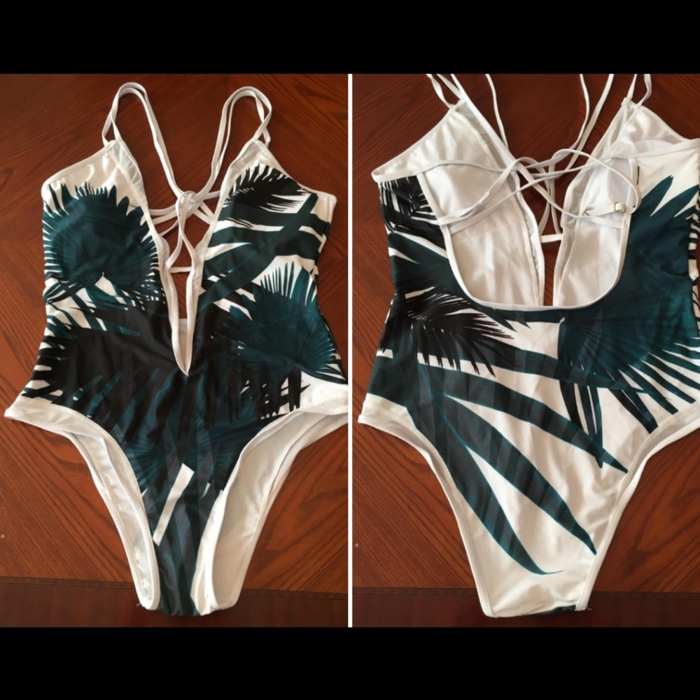 HP🎉🎉🆕️☀️🌴Tropical Palm Leaf Swimsuit - Picture 5 of 8